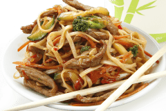 ВОК XL: Удон с овощами и говядиной